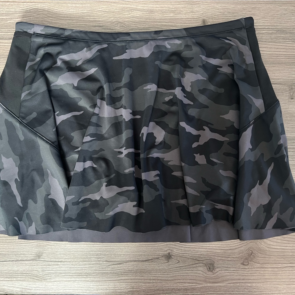 Athleta Match point skort large